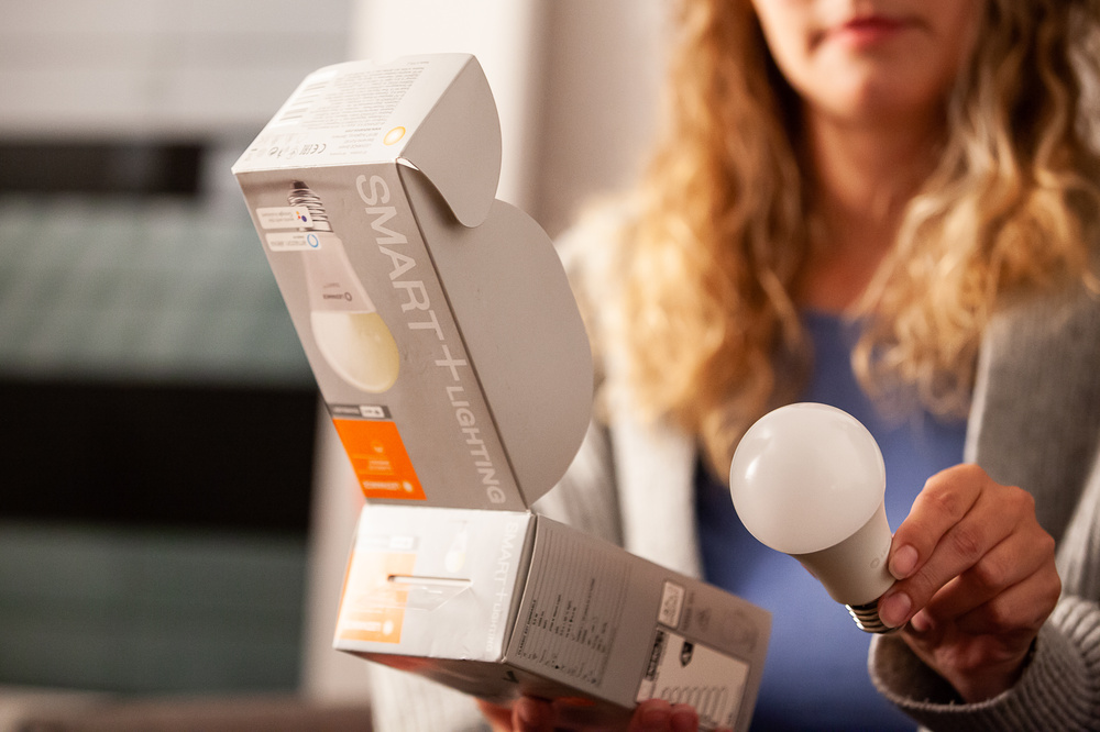 LEDVANCE Smarte LED Lampe WiFi Technologie Sockel E27 Dimmbar ...