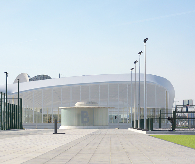 La Universidad Europea del Atlántico confía a Ledvance e Hispanofil la iluminación de sus instalaciones deportivas