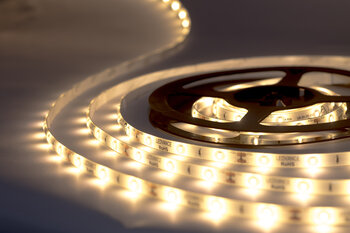 Light color 2,700 Kelvin