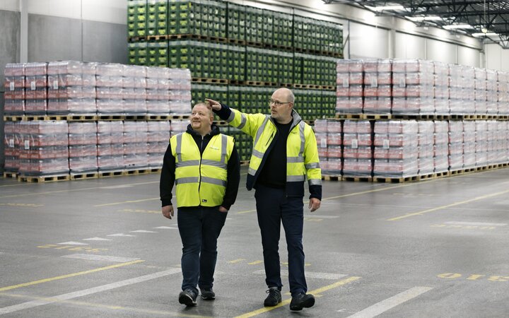 Michael Hansson von Kvalitek (links) und Jesper Larsen von Carlsberg (rechts)